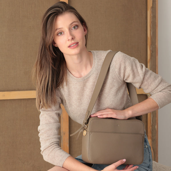 Bloom Bag – Taupe Pebble